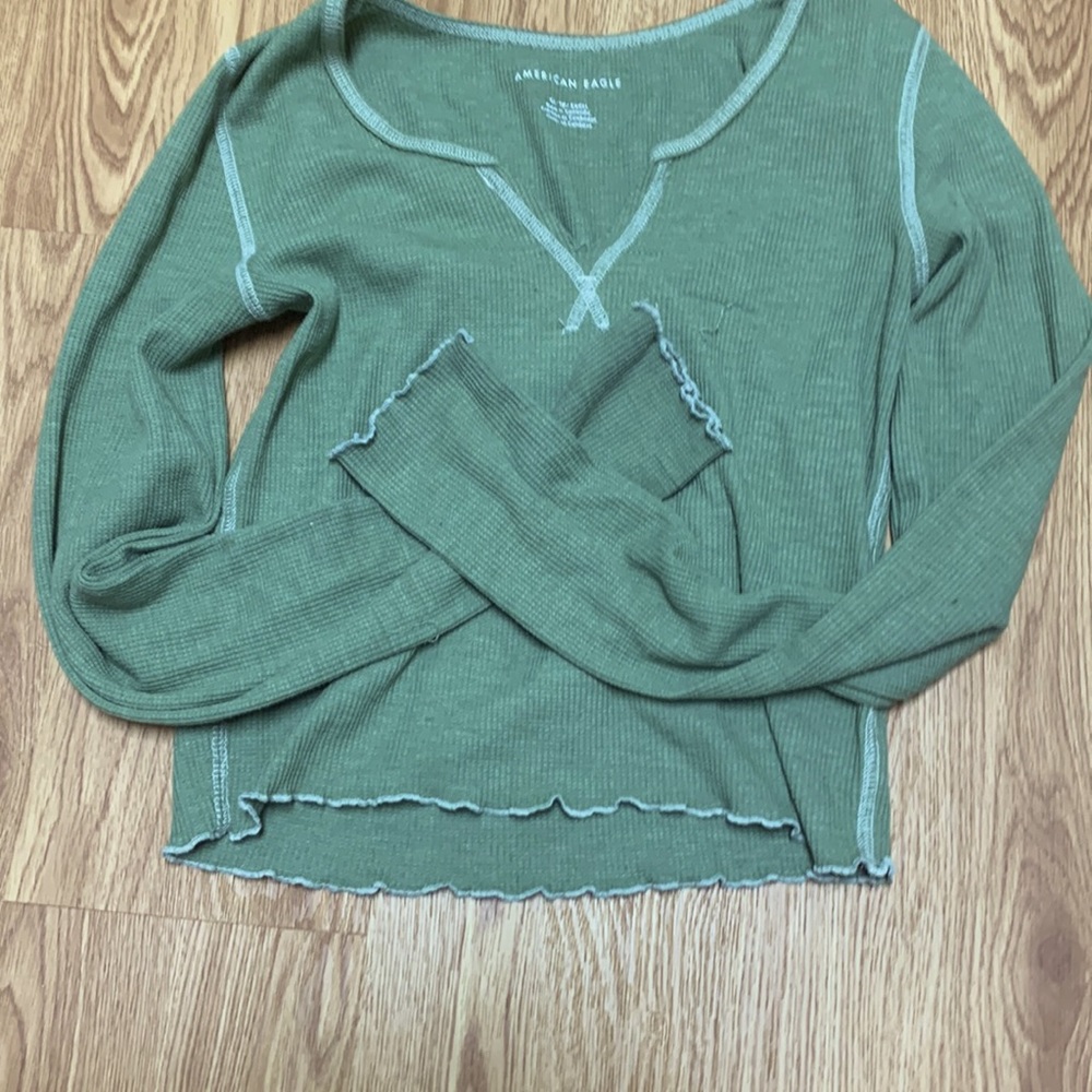 sage green lettuce trim top